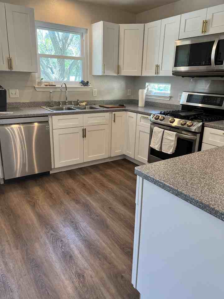 201 Cadillac Cv #NA - Photo 4 of 10