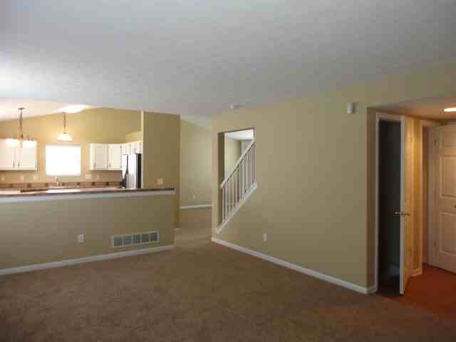 221 Choctaw Cir - Photo 3 of 14