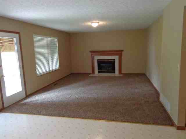 1363 Wild Horse Dr - Photo 3 of 15