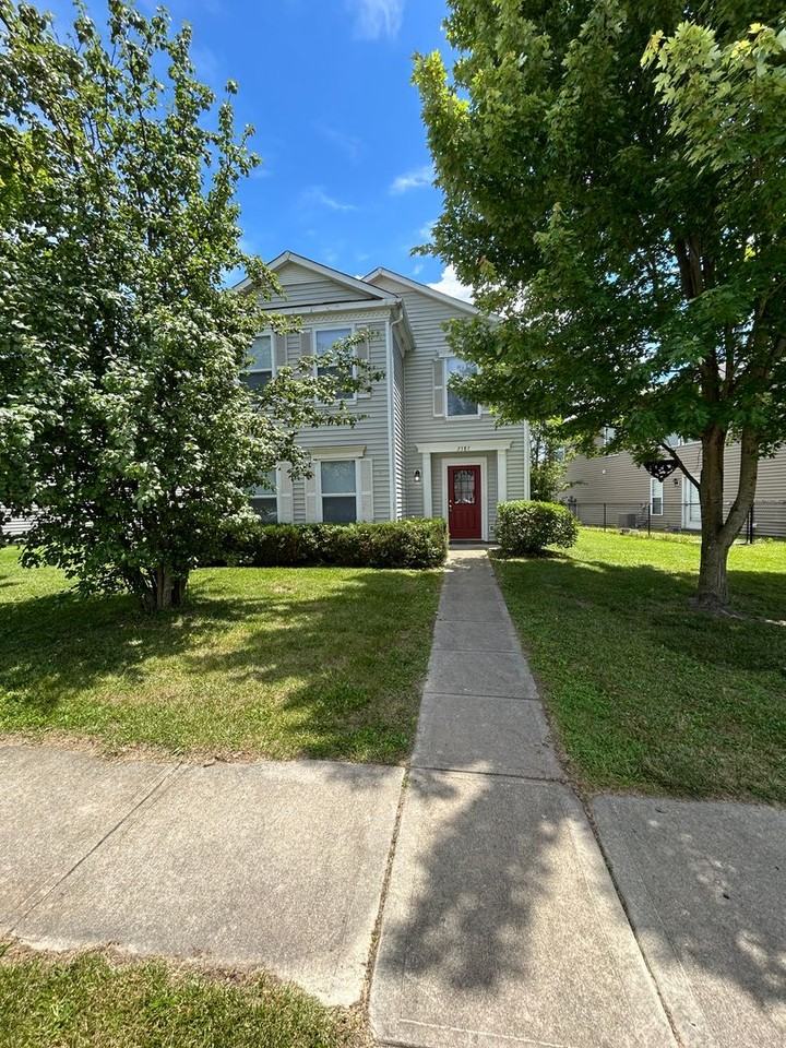 2387 Bridlewood Dr - Photo 2 of 21