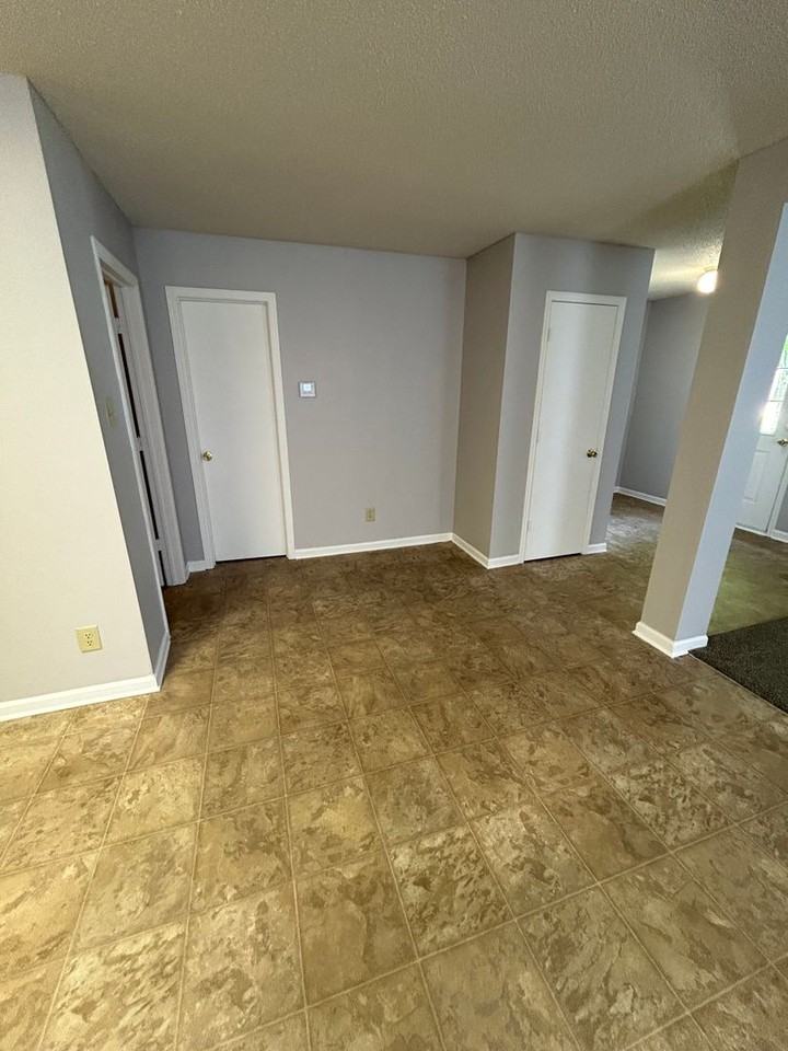 2387 Bridlewood Dr - Photo 6 of 21