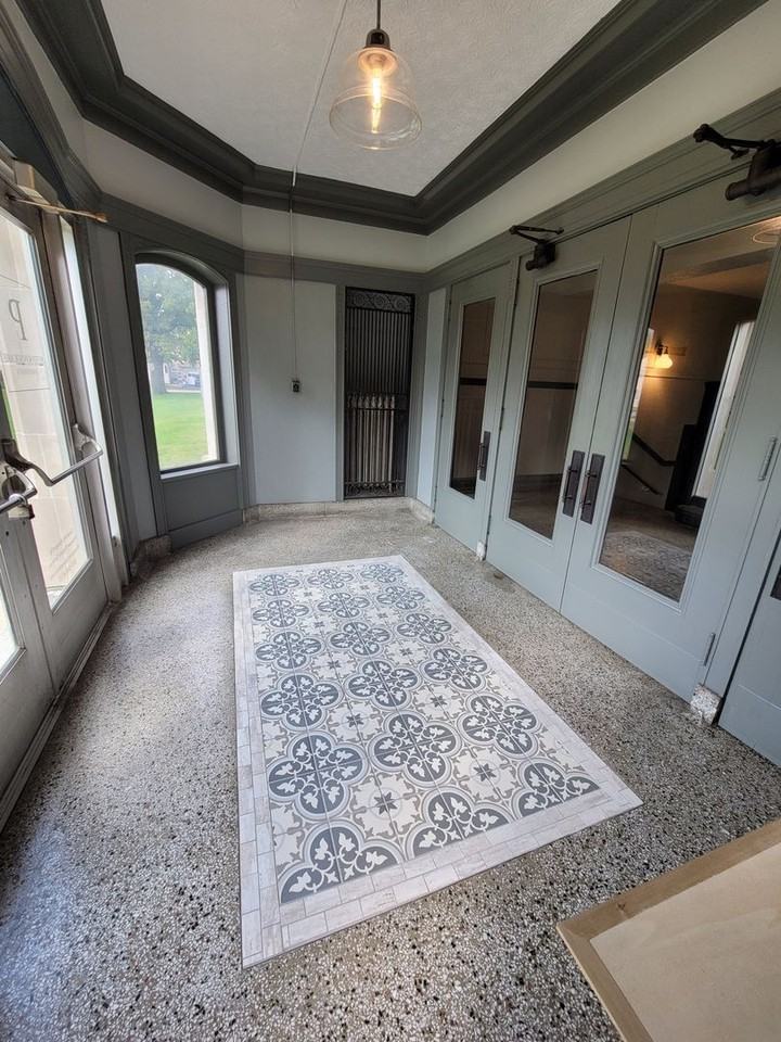 Come Home to Peterson Square Apartments - Photo 2 of 24