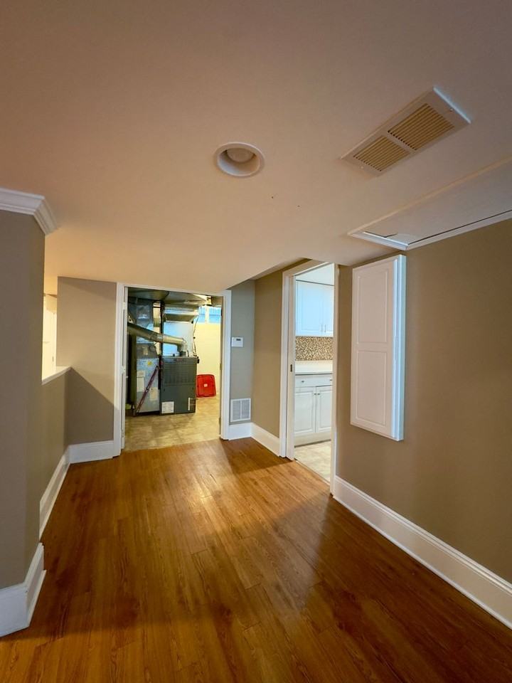 115 E Northern Pkwy - Photo 7 of 50