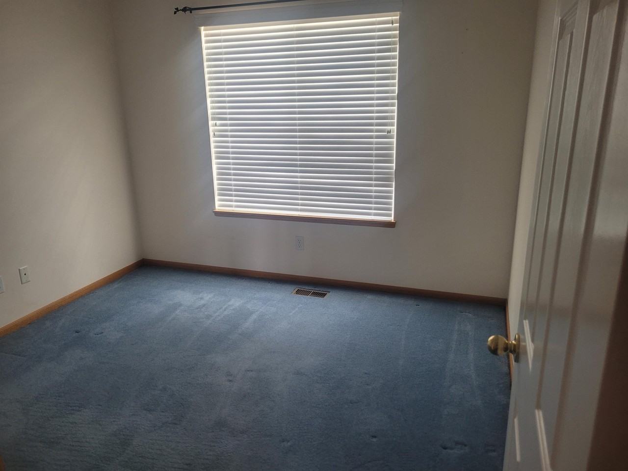 518 Saturn Dr #1 - Photo 3 of 9