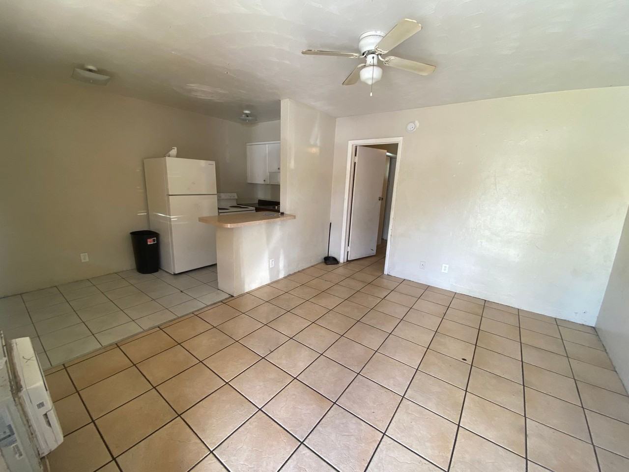 1019 NW 5th Avenue - Photo 2 of 10