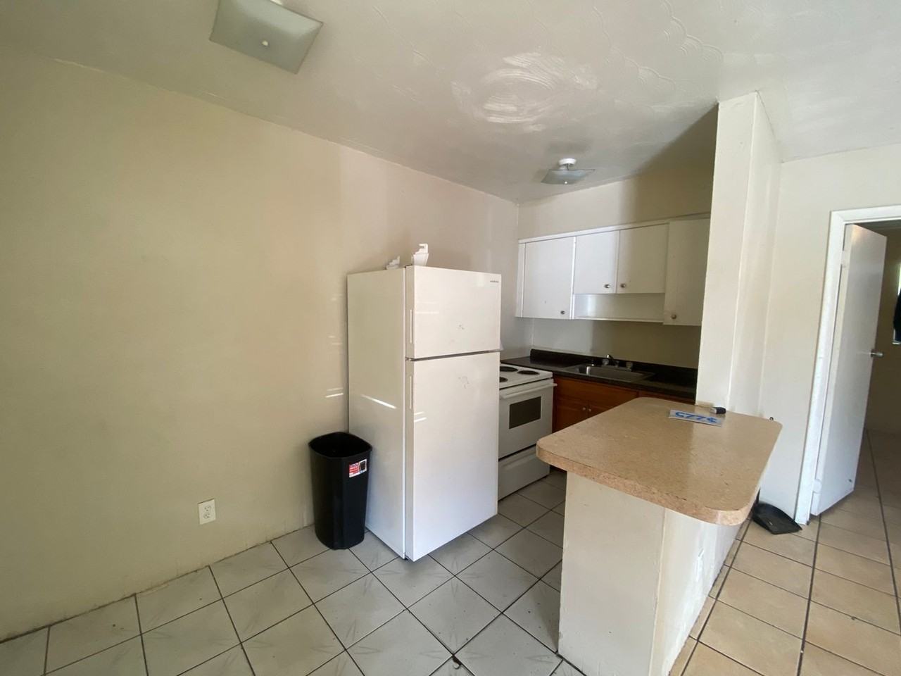 1019 NW 5th Avenue - Photo 3 of 10