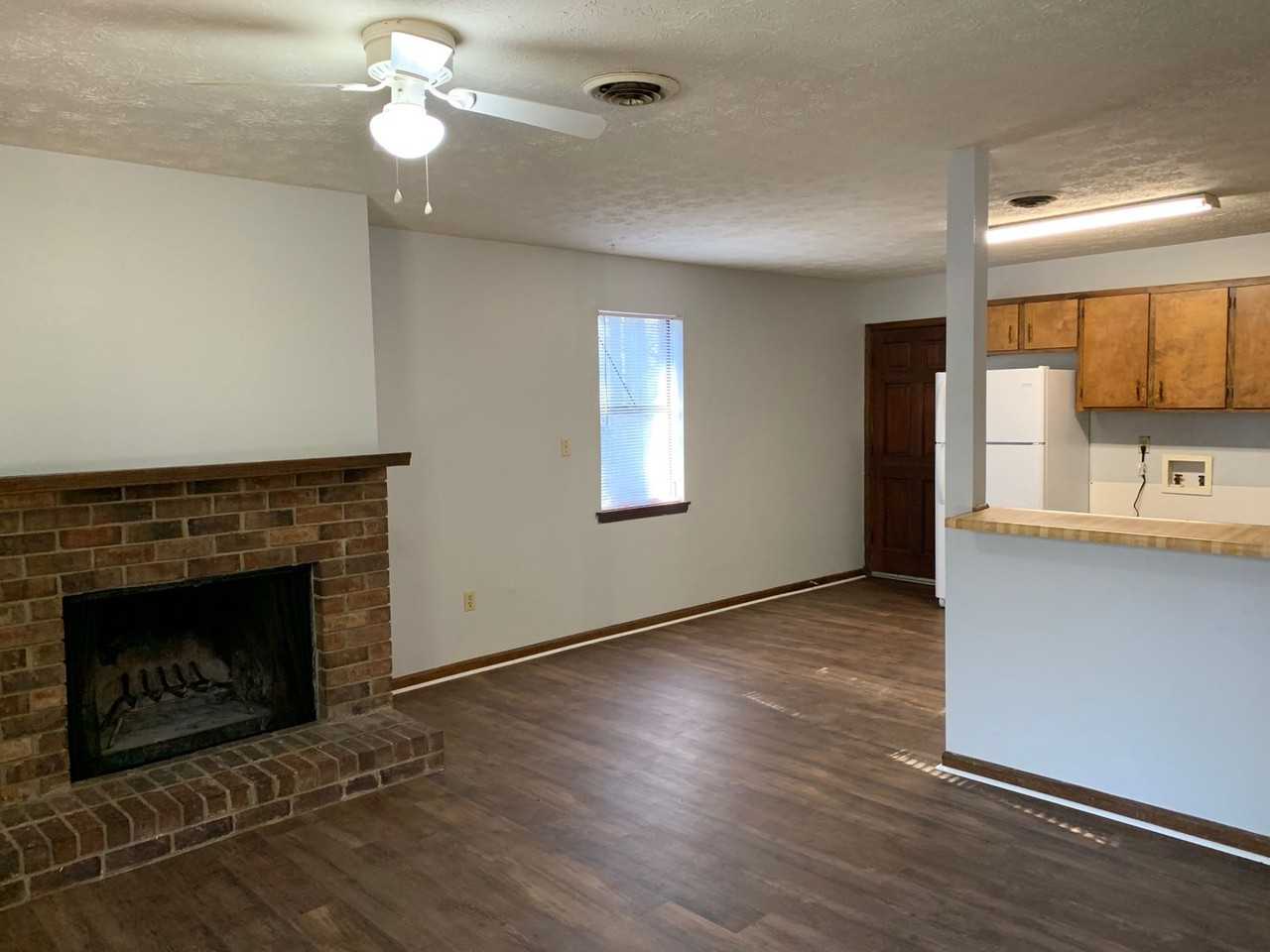 112 Bayberry Ct - Photo 3 of 19