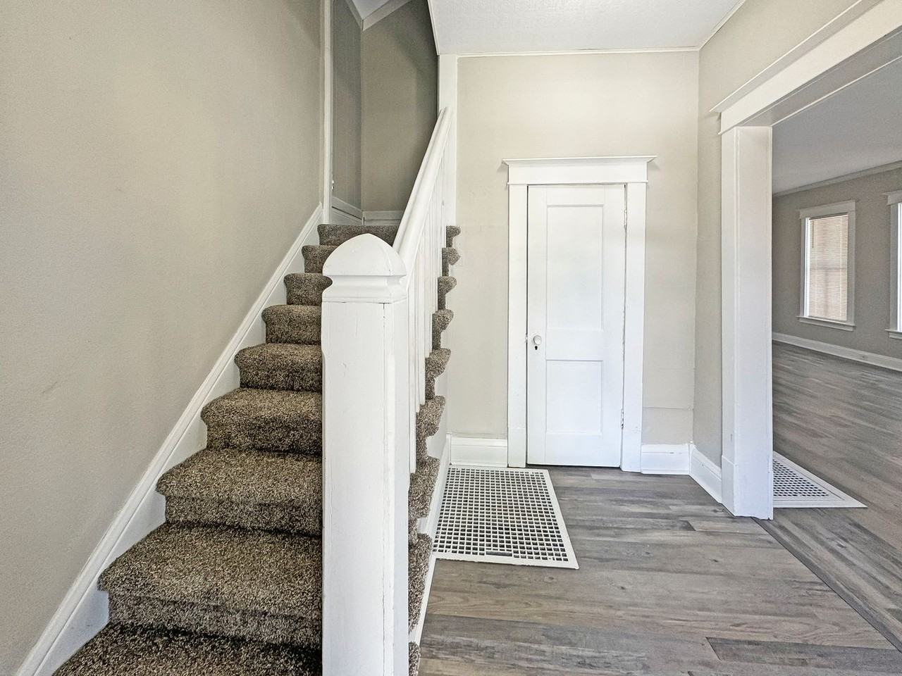 1185 Sanford St - Photo 2 of 17