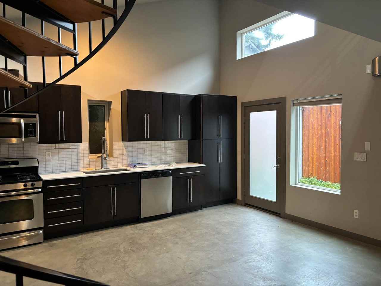 2415 S Norman St - Photo 2 of 18