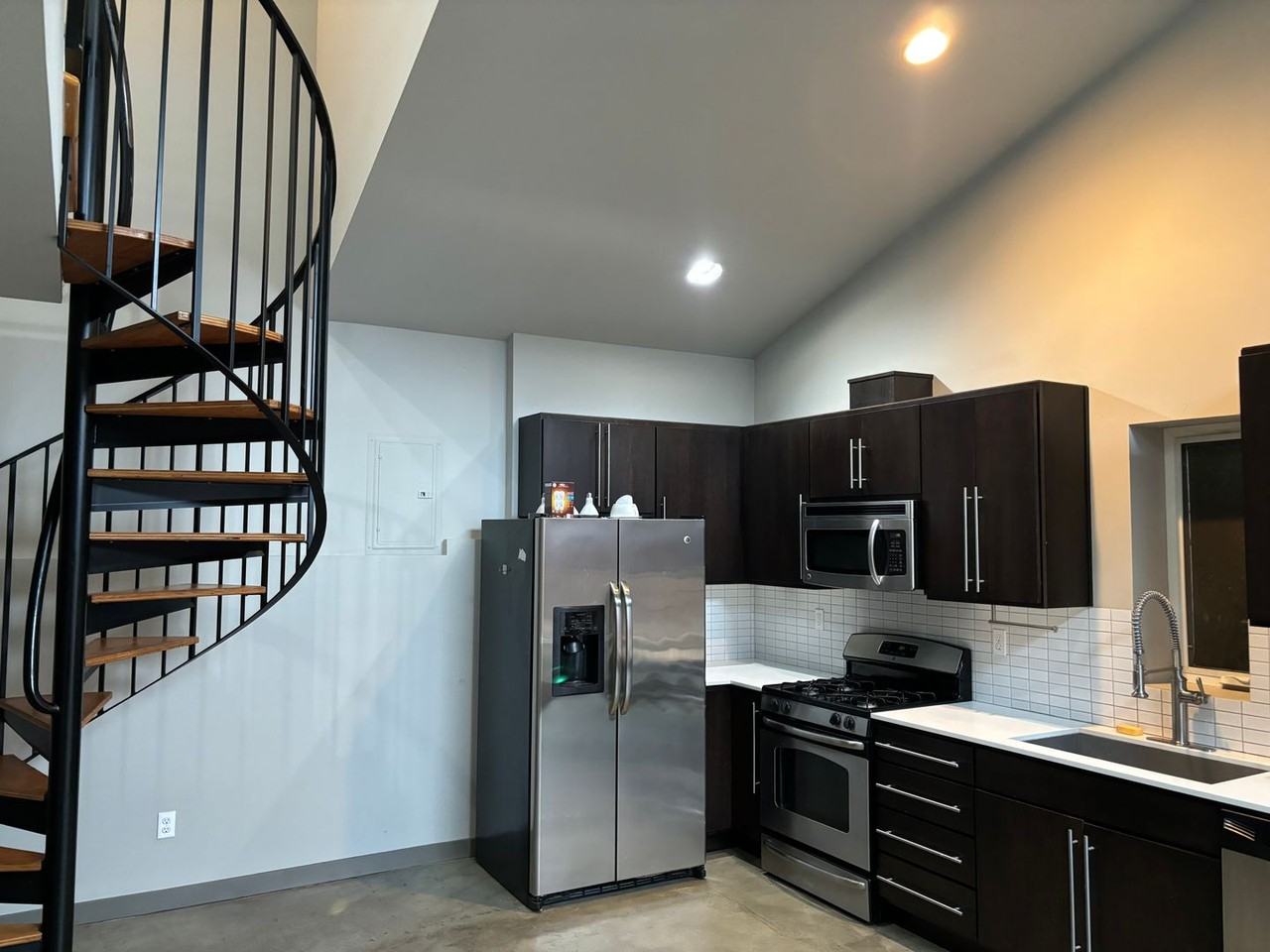 2415 S Norman St - Photo 4 of 18