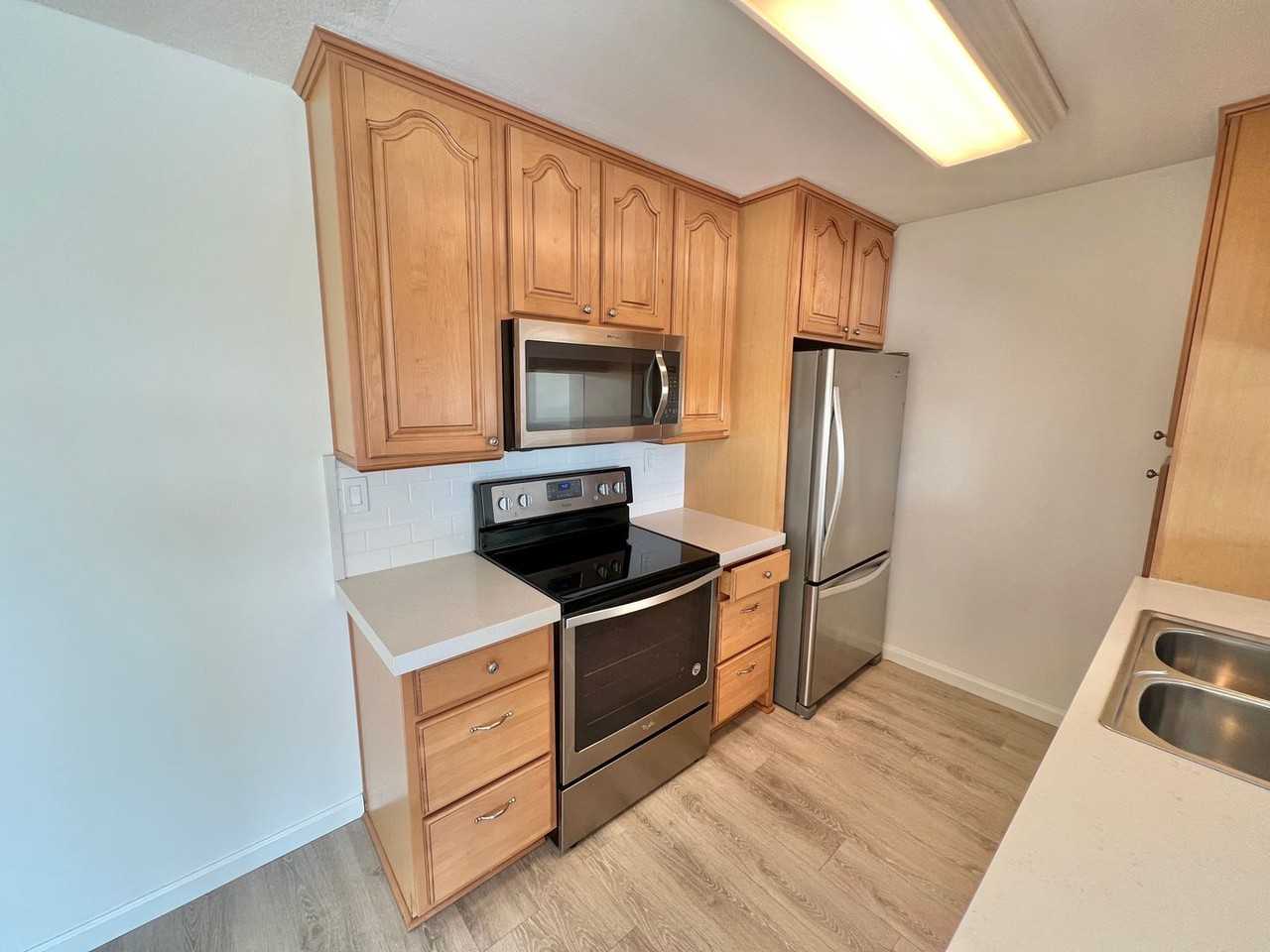 3609 E 2nd St - Photo 5 of 13