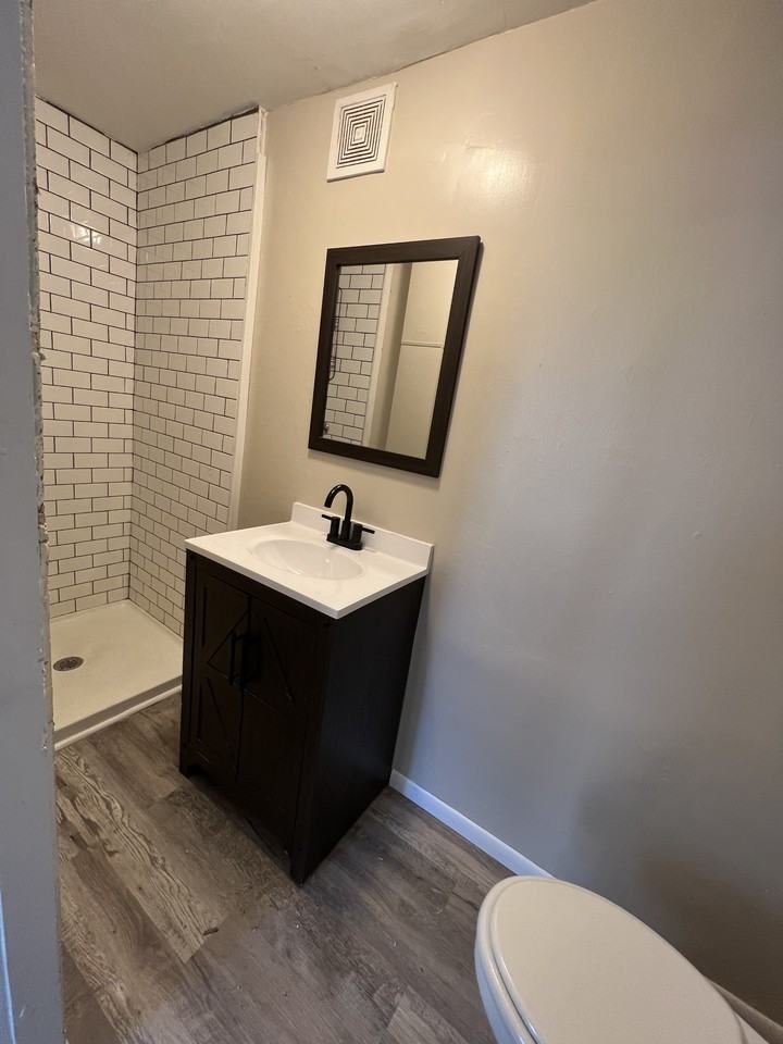 1360 E Main St #NA - Photo 3 of 11