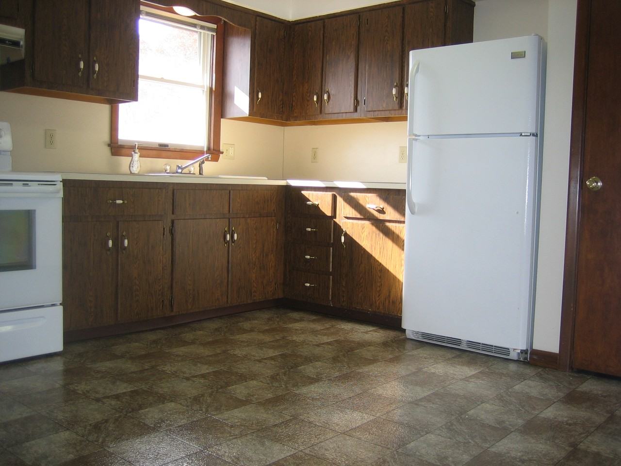 200 Kennedy Dr #4 - Photo 2 of 24