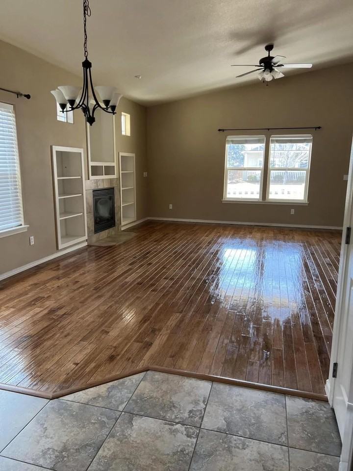 875 Ne Cobblestone Ct #NA - Photo 2 of 6