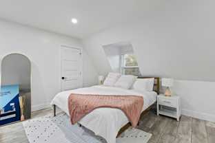 5307 Stoneleigh Avenue, Unit Upper - Photo 1 of 1