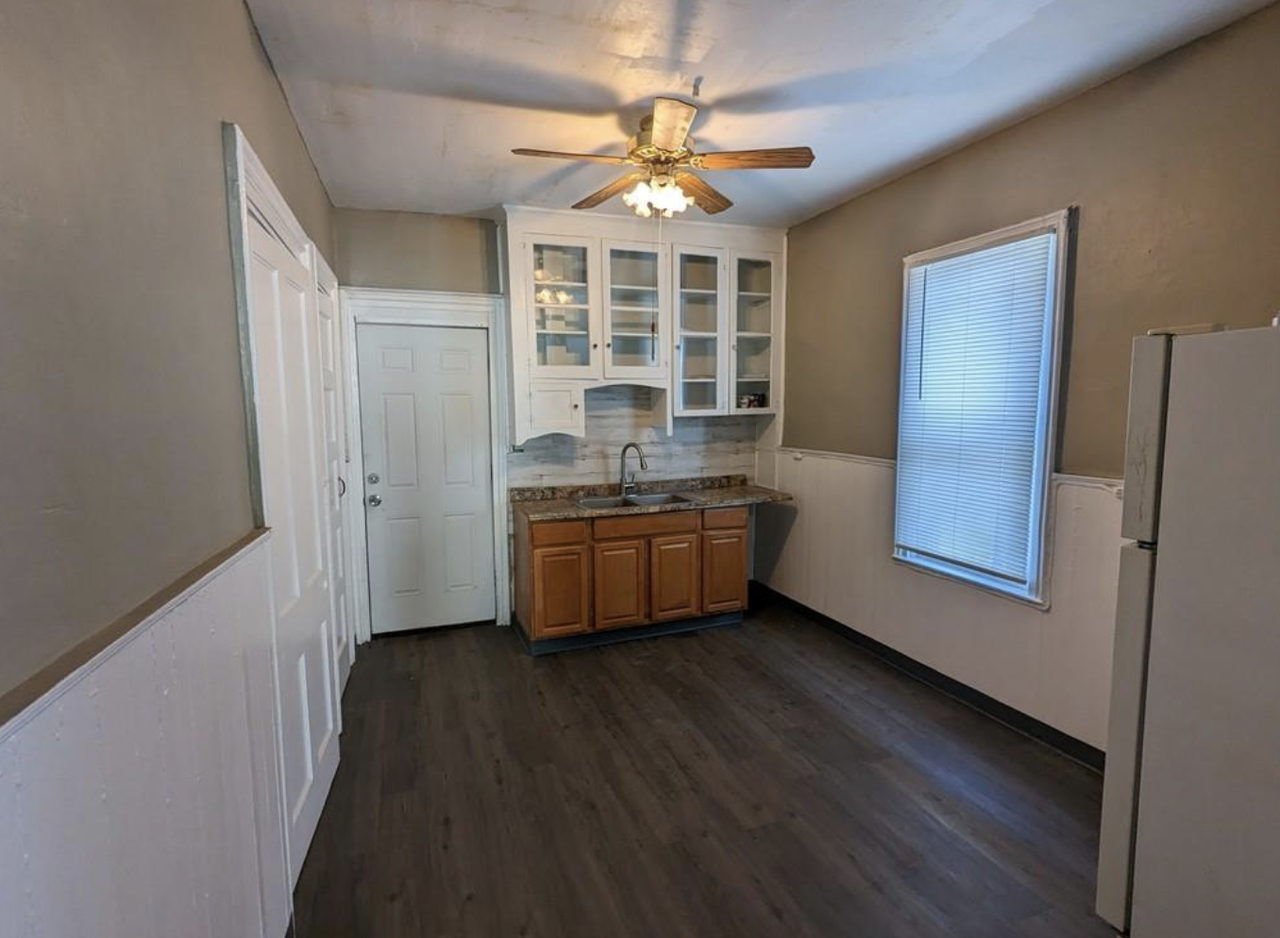 28 Sidway St - Photo 2 of 7