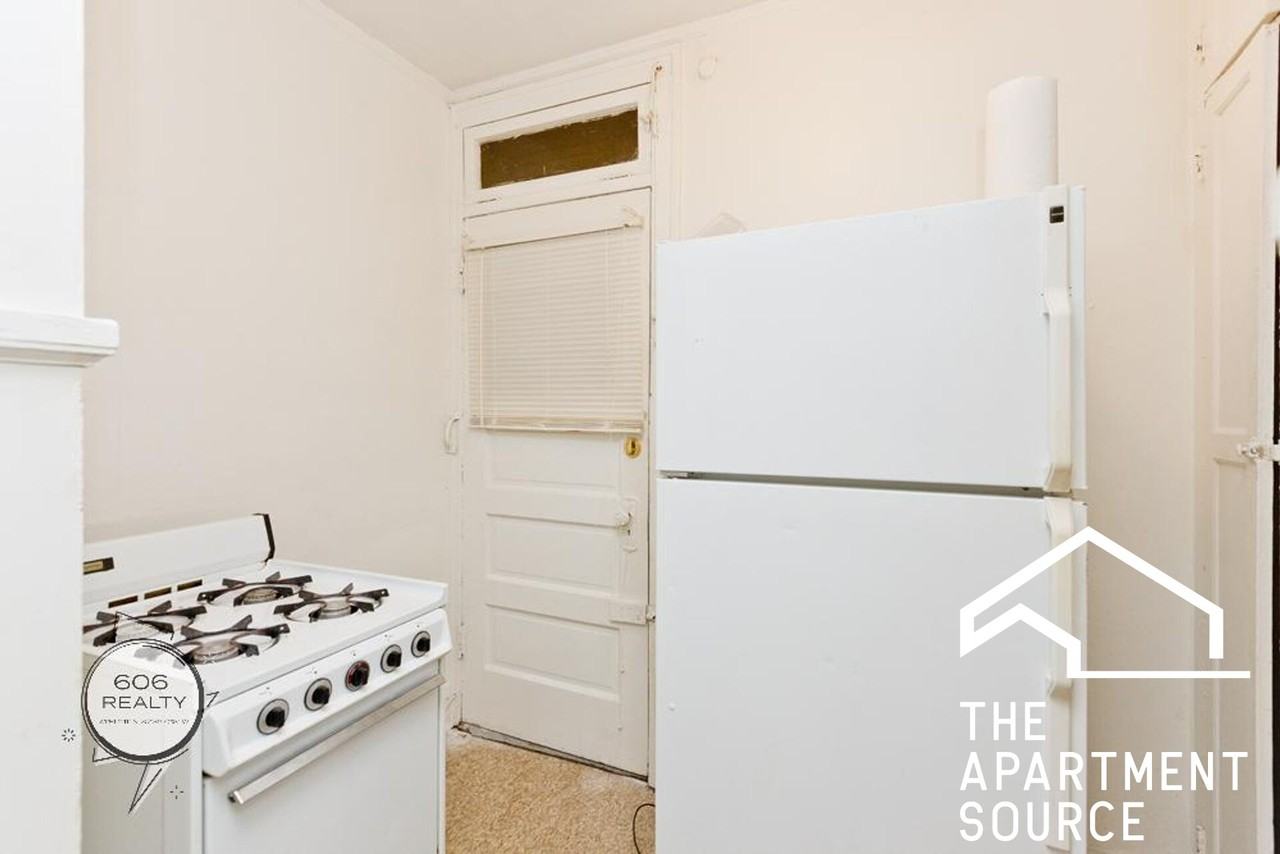 5011 W Cermak Rd #28 - Photo 3 of 7