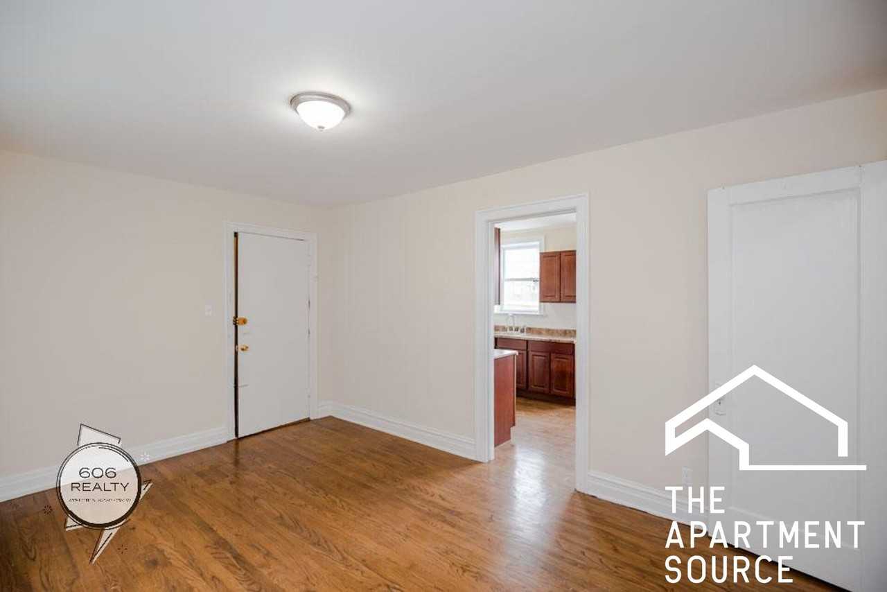 5011 W Cermak Rd #28 - Photo 5 of 7