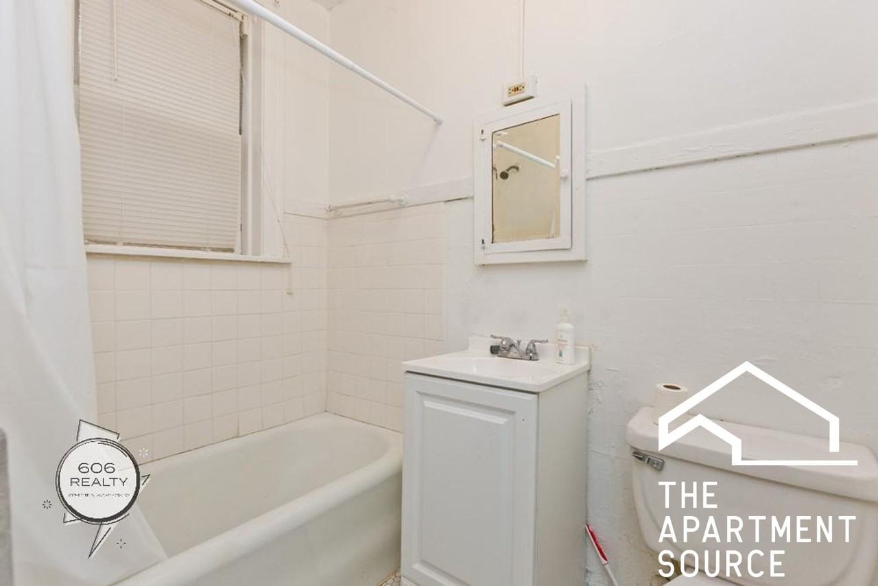 5011 W Cermak Rd #28 - Photo 7 of 7