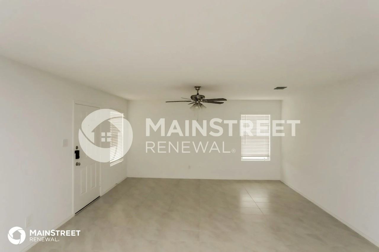 3151 Crestone Dr - Photo 2 of 15