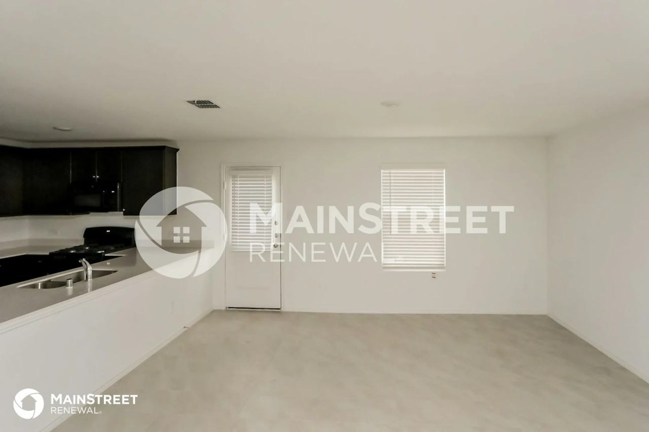 3151 Crestone Dr - Photo 3 of 15