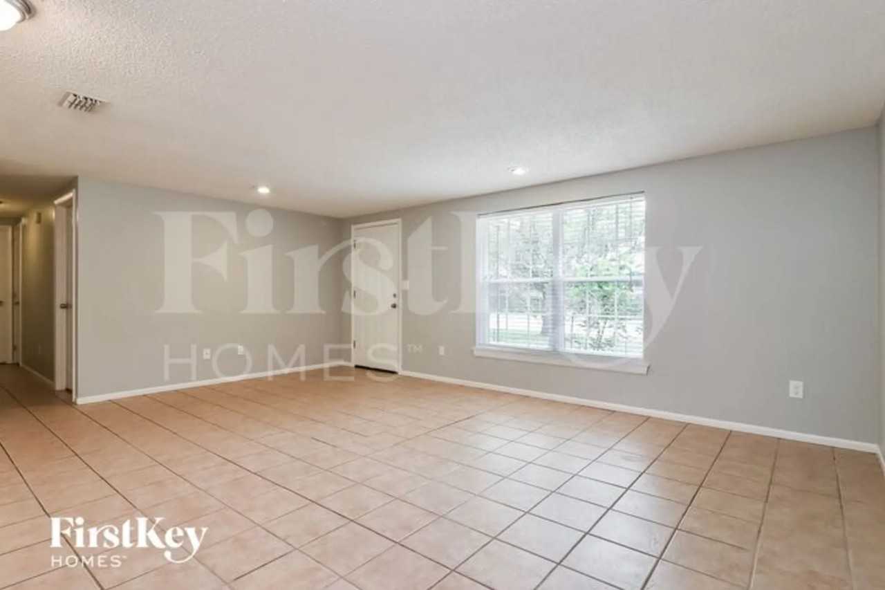 5230 4th St - Photo 3 of 15