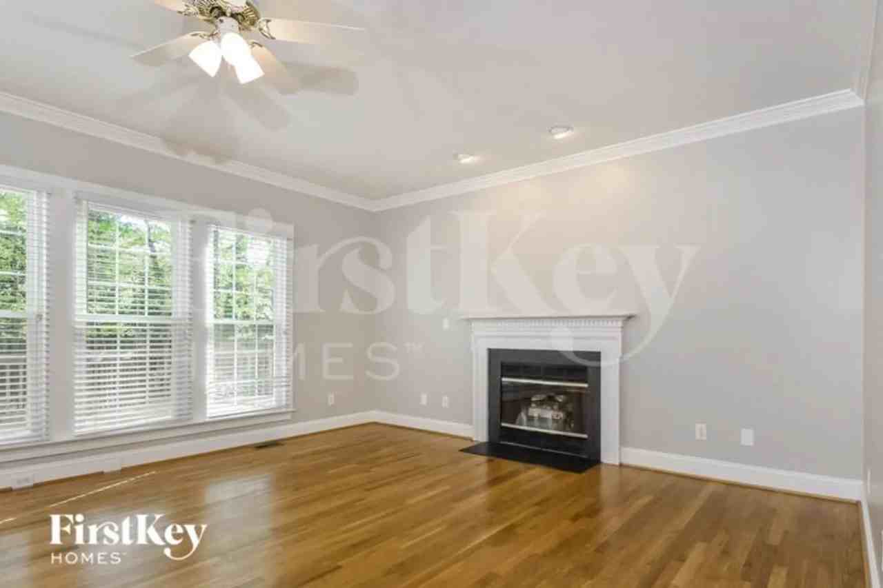 11 Stonebury Ct - Photo 3 of 15