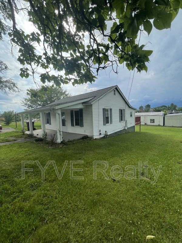 320 Hannum St - Photo 2 of 30
