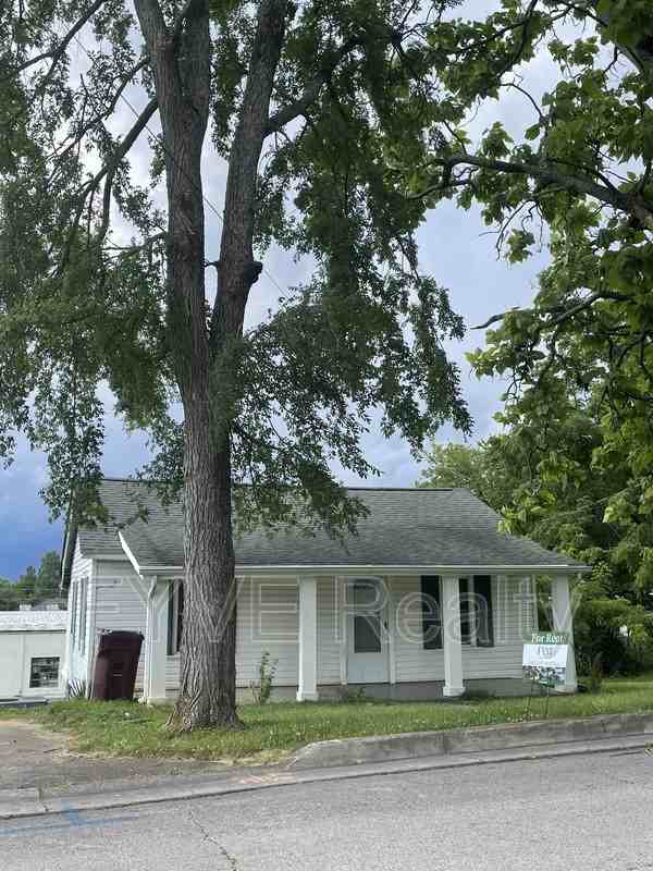 320 Hannum St - Photo 3 of 30