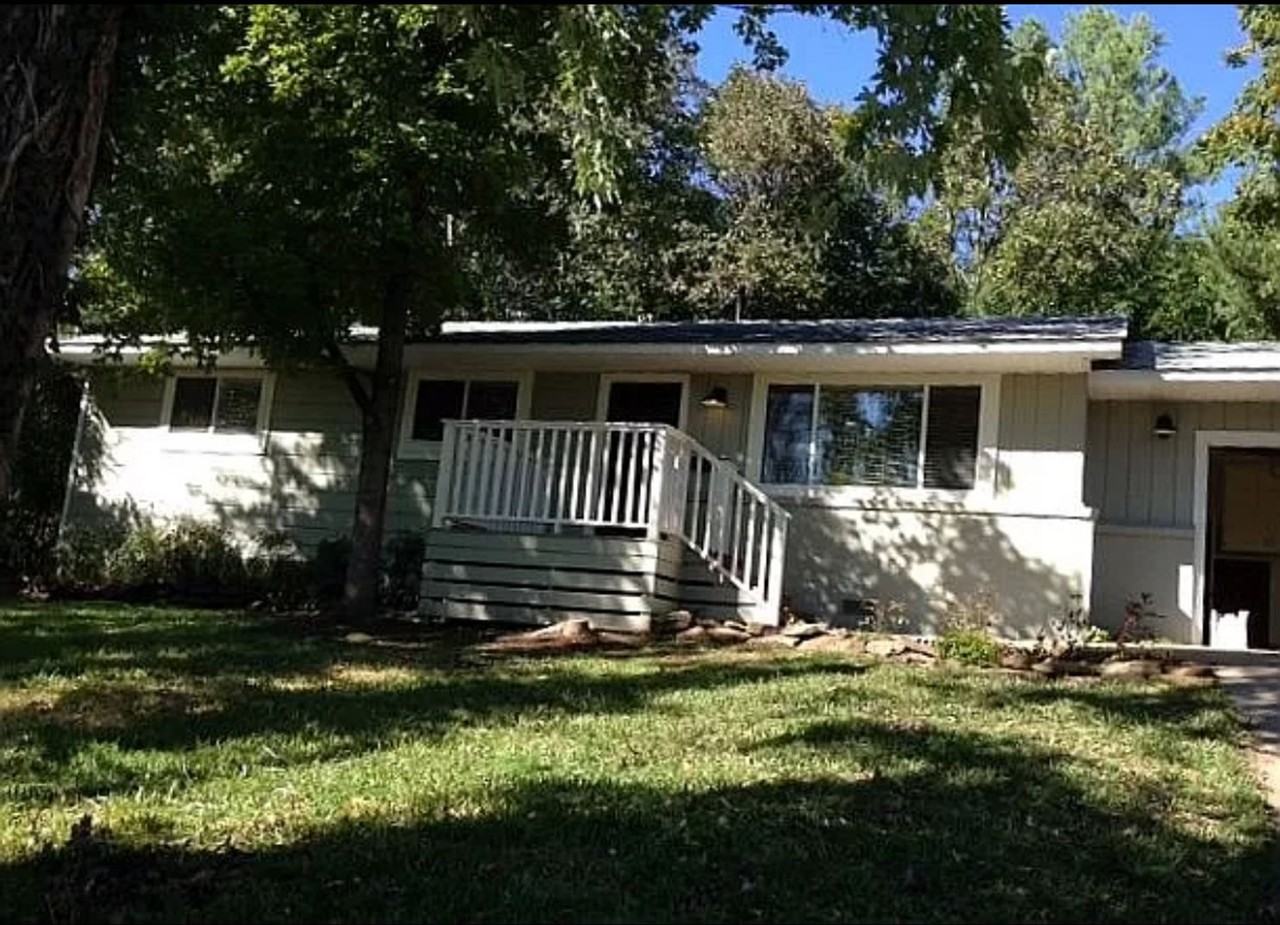 348 E Cleburn St - Photo 2 of 16
