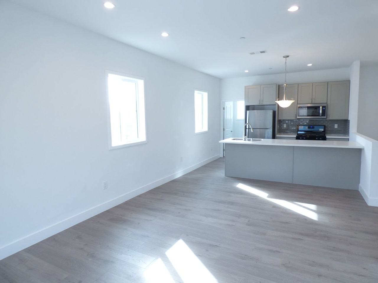 1258 N Hobart Blvd - Photo 2 of 25