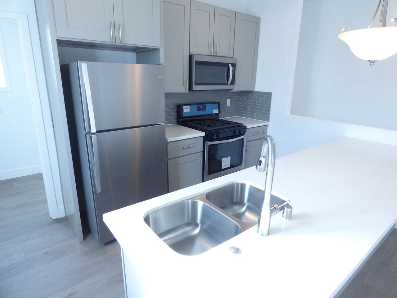 1258 N Hobart Blvd - Photo 5 of 25