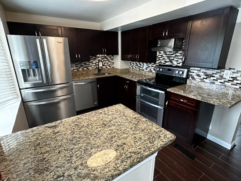 23 Quincy Ct - Photo 3 of 28