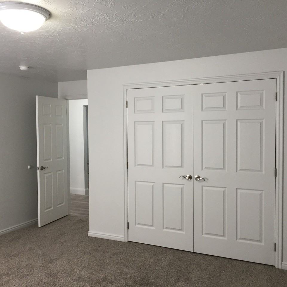 311 N 700 W - Photo 2 of 16