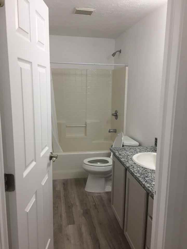 311 N 700 W - Photo 5 of 16