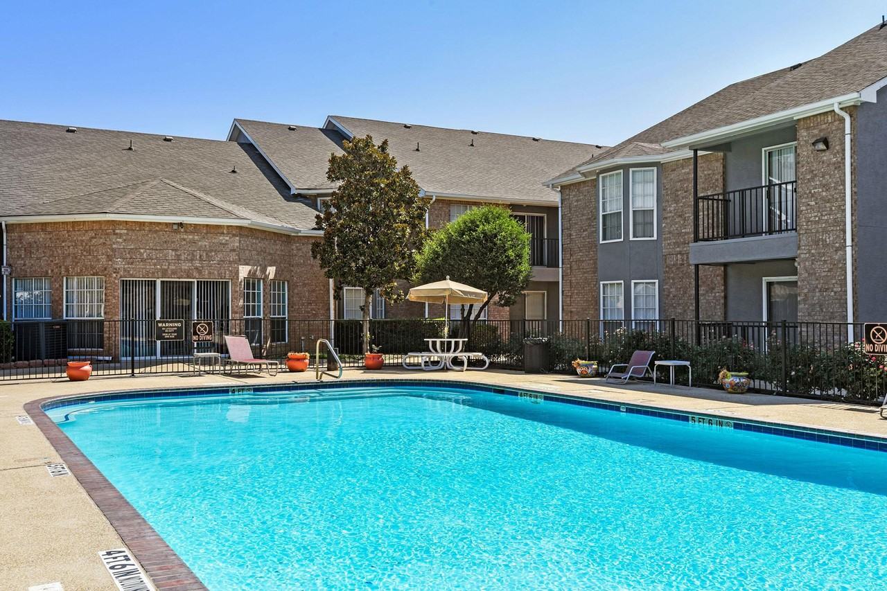 Country Place - Photo 5 of 50