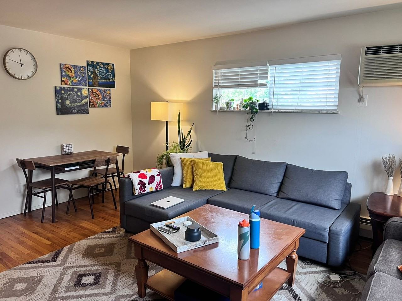 1241 Corbett Ave - Photo 5 of 21