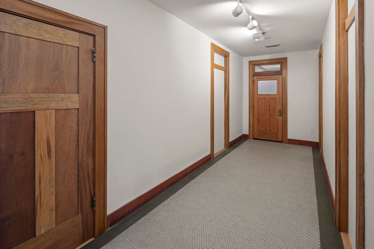 55 1/2 Haywood St #3B - Photo 4 of 18