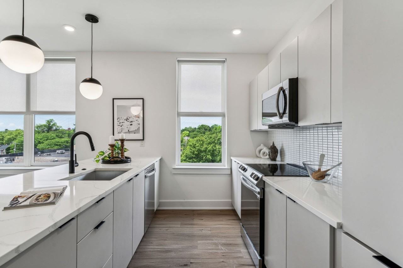 The Ace - Photo 2 of 50