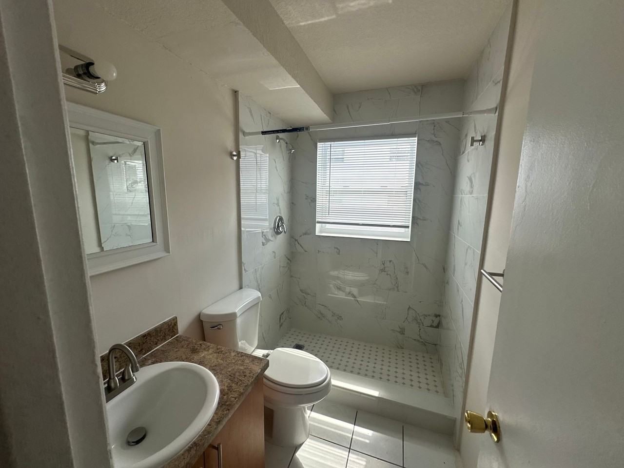 941 Ne 170th St - Photo 5 of 15