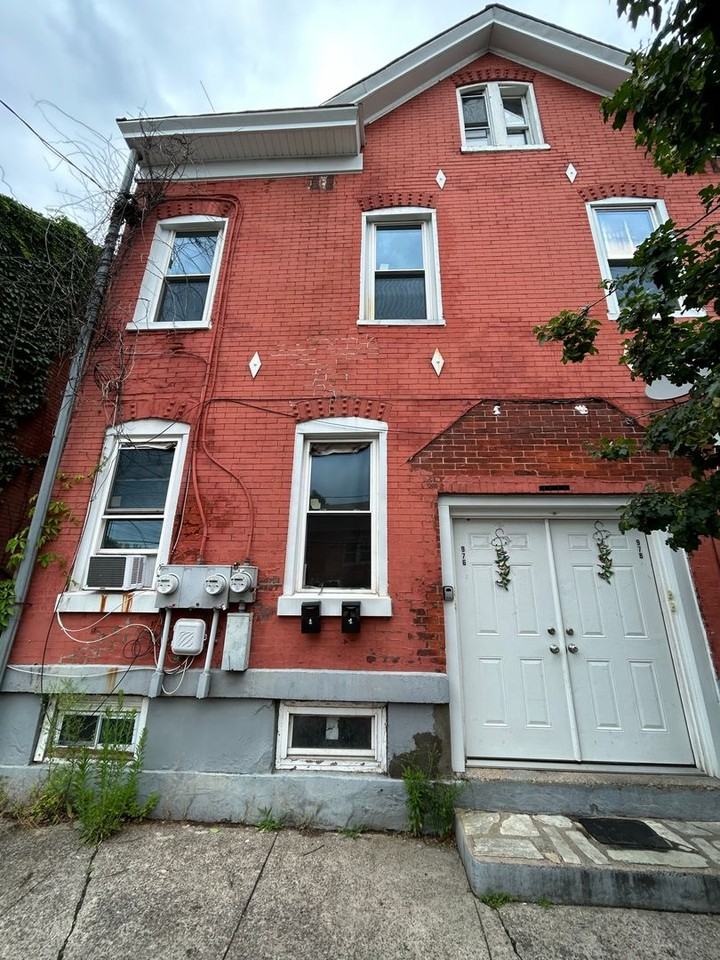 976 East State St - Photo 2 of 2