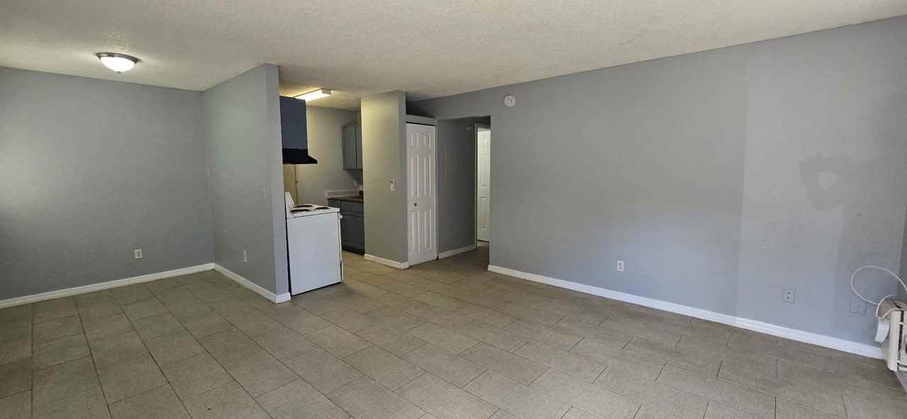 2811 Anthony St #B - Photo 3 of 6