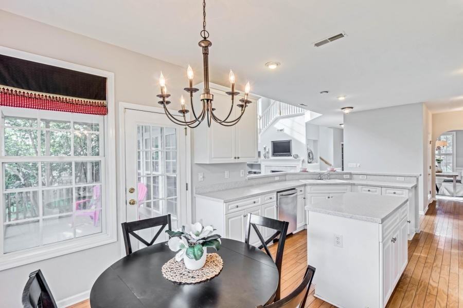 1672 Jorrington St - Photo 3 of 17