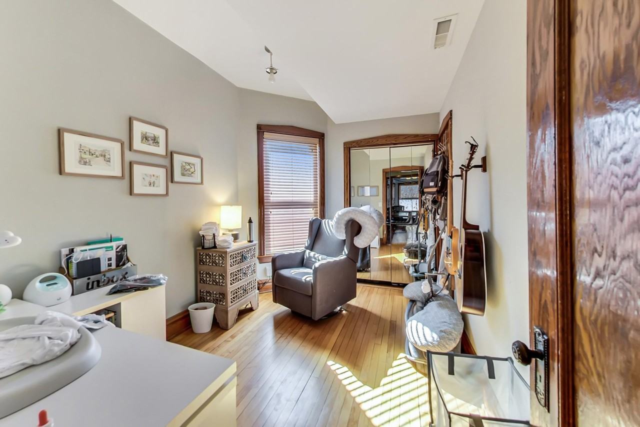 3746 N Hermitage Ave #2 - Photo 2 of 14