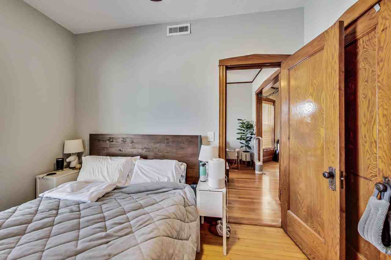 3746 N Hermitage Ave #2 - Photo 3 of 14