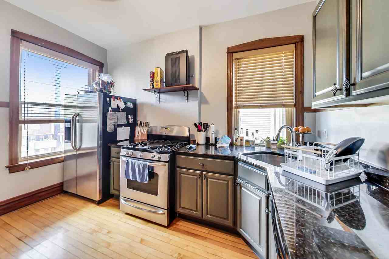 3746 N Hermitage Ave #2 - Photo 7 of 14