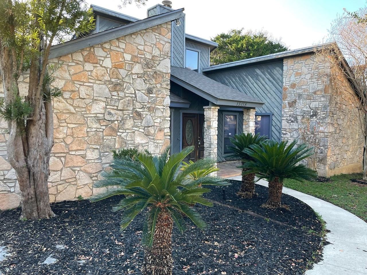 15118 Rock River St - Photo 2 of 25