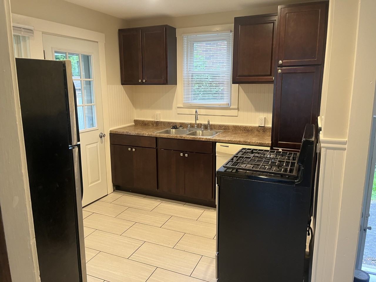 345 Illinois Ave #NA - Photo 3 of 13