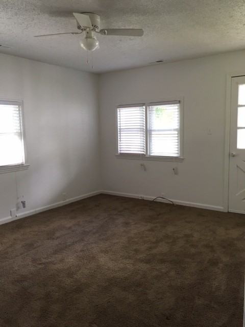 140 W Pine St - Photo 3 of 8