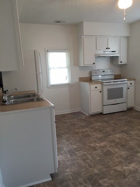 140 W Pine St - Photo 4 of 8